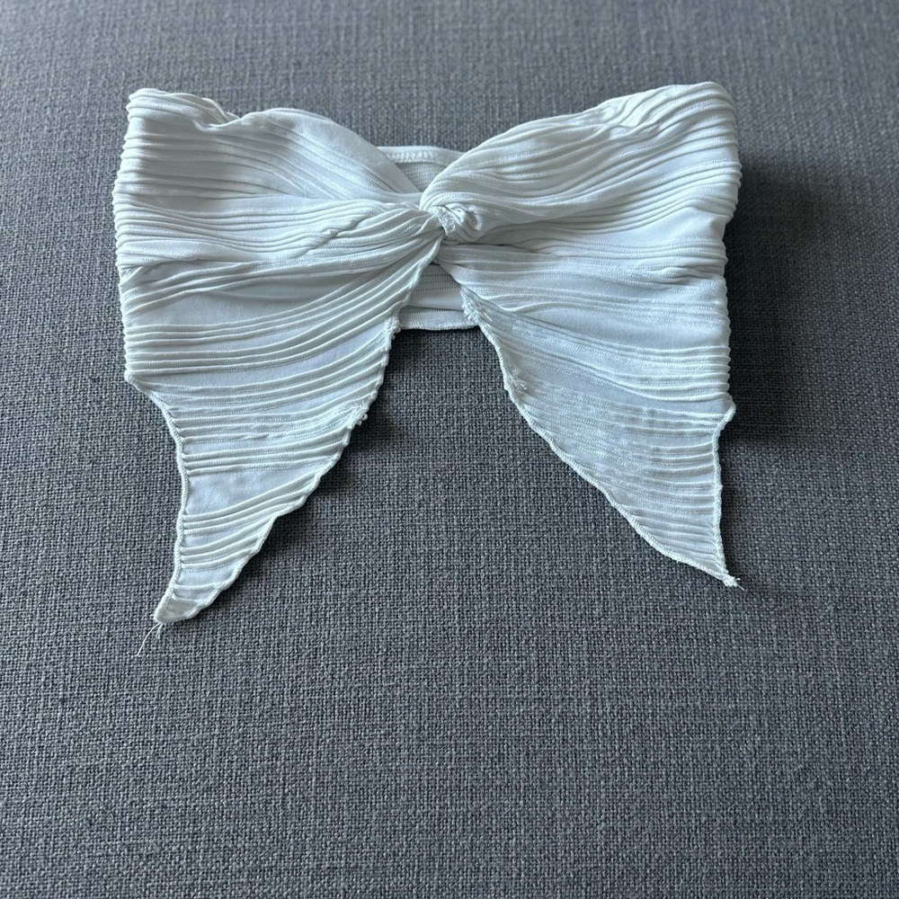Elegant White Bow Hair Accessory